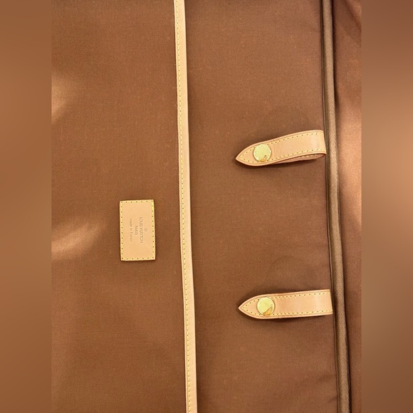 Louis Vuitton Porte Documents Voyage leather handbag - Picture 10 of 12